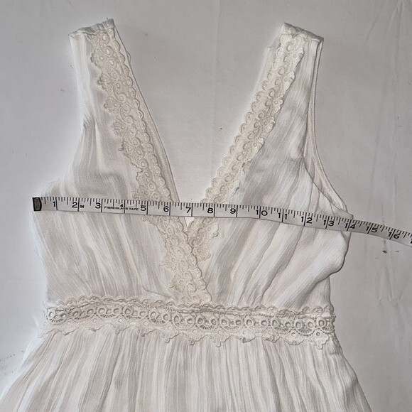 ILLA ILLA Deep V Neck Dress NWT, Size Small - Picture 7 of 12